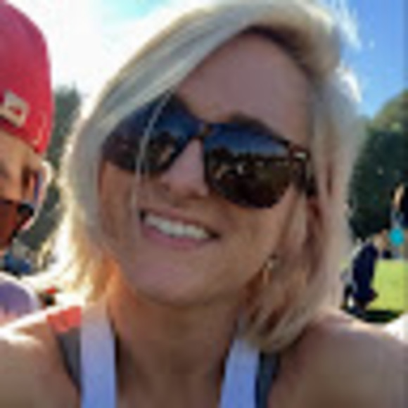 Meet your Posher, Caroline - Picture 1 of 1